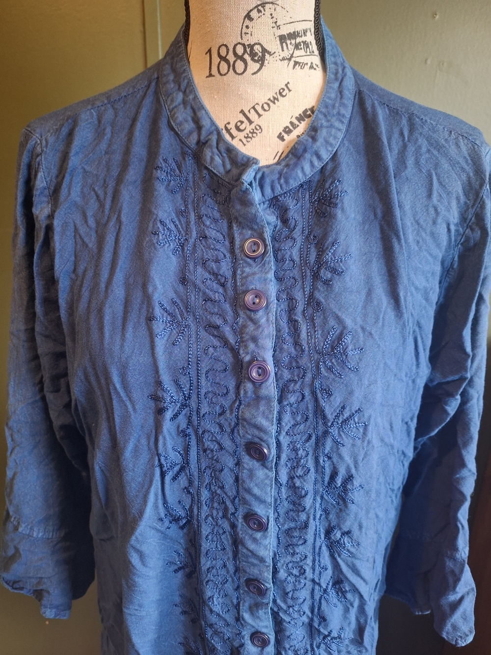 Parsley & Sage Indigo Button-Front Tunic Shirt - Picture 2 of 6